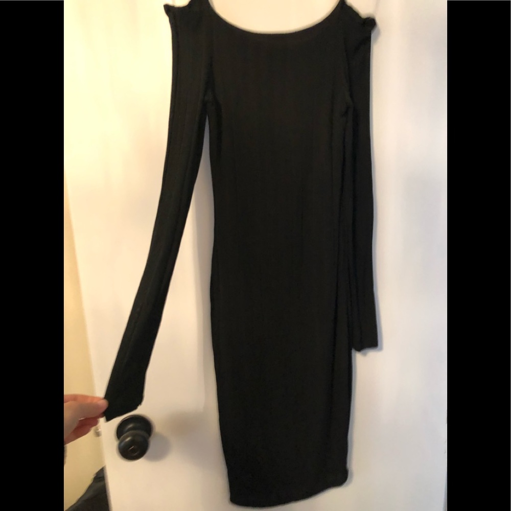 Ribbed open shoulder midi dress - Picture 4 of 6